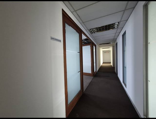 772M² OFFICE TO LET IN CRAIGHALL